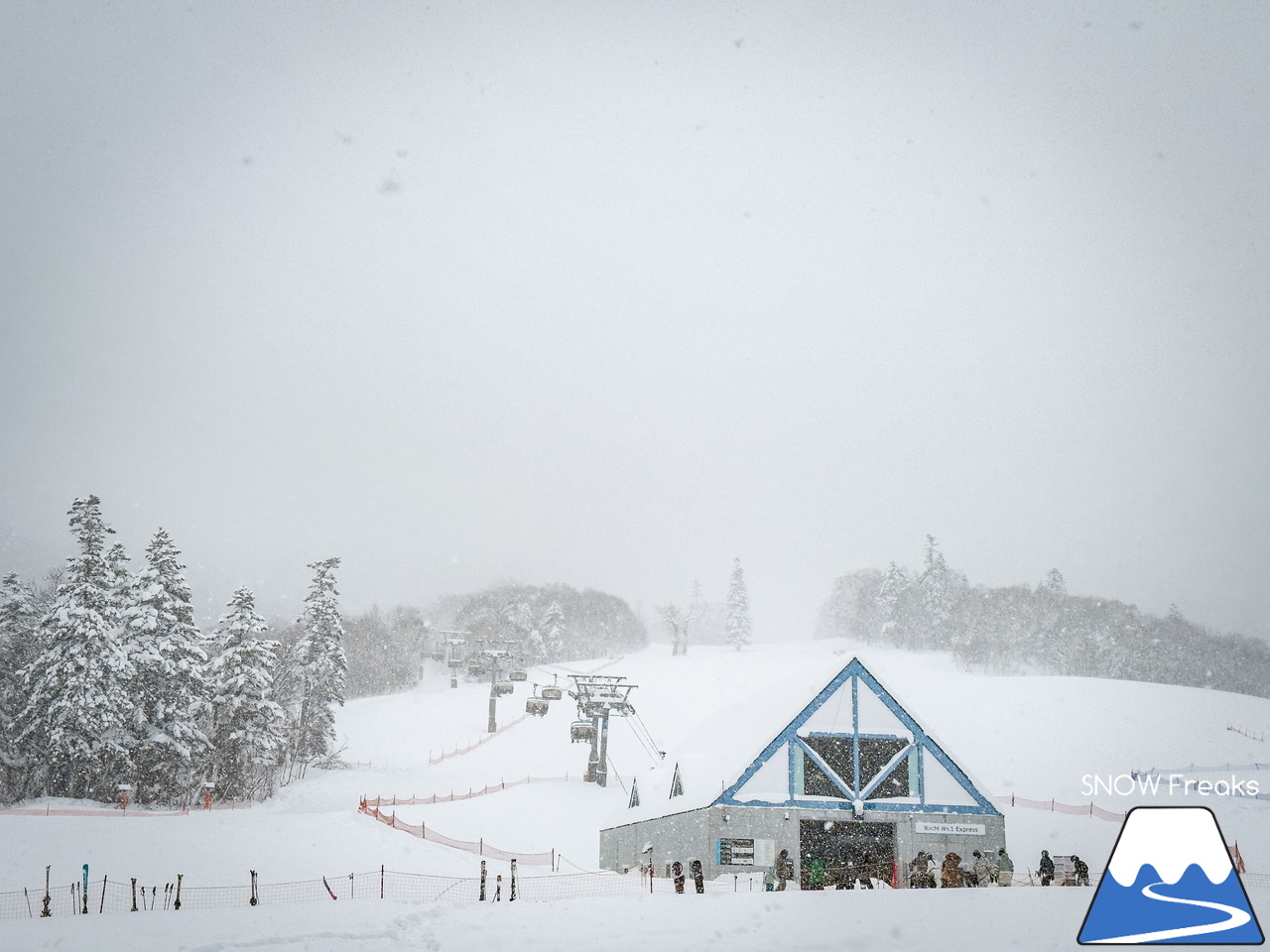 キロロリゾート｜北海道が世界に誇る、ふわっふわのパウダースノーシーズンがやって来ましたよ～♪